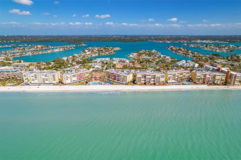 Condo in North Redington Beach, Florida, 2 bedrooms  № 1894552 - photo 3