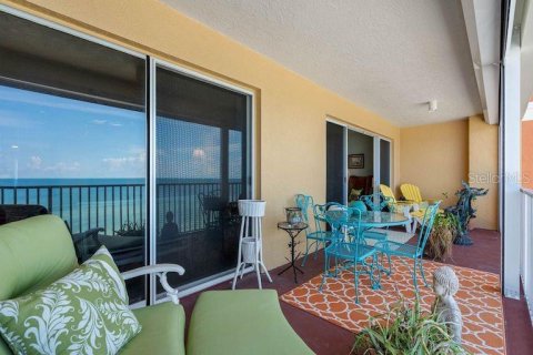 Condo in North Redington Beach, Florida, 2 bedrooms  № 1894552 - photo 22
