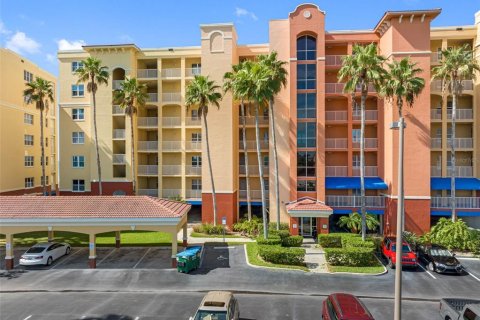 Condo in North Redington Beach, Florida, 2 bedrooms  № 1894552 - photo 1