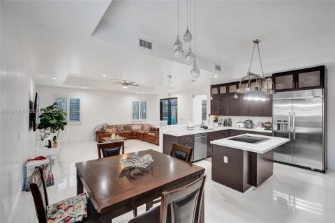 Купить виллу или дом в Майами, Флорида 5 спален, 327.85м2, № 2045423 - фото 22