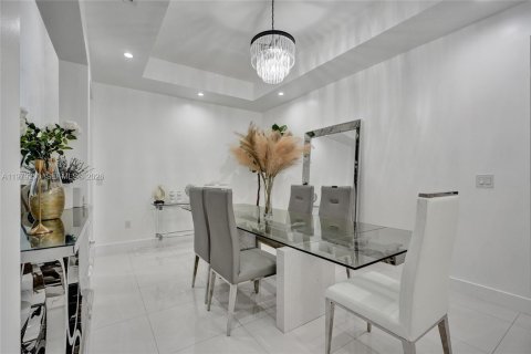 Купить виллу или дом в Майами, Флорида 5 спален, 327.85м2, № 2045423 - фото 17