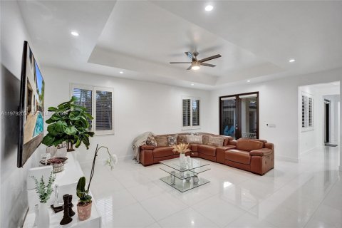 Купить виллу или дом в Майами, Флорида 5 спален, 327.85м2, № 2045423 - фото 13