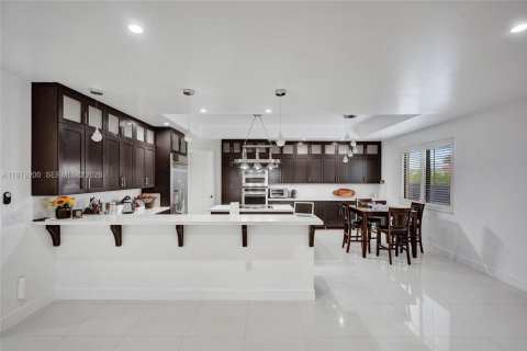 Купить виллу или дом в Майами, Флорида 5 спален, 327.85м2, № 2045423 - фото 20