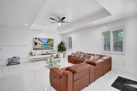 Купить виллу или дом в Майами, Флорида 5 спален, 327.85м2, № 2045423 - фото 15