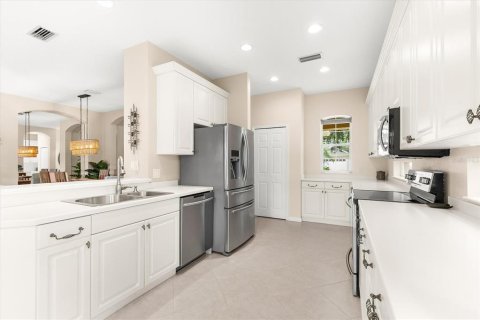 House in Bradenton, Florida 3 bedrooms, 151.99 sq.m. № 1884111 - photo 13