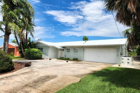 Villa ou maison à vendre à Saint Petersburg, Floride: 3 chambres, 145.02 m2 № 1907404 - photo 1