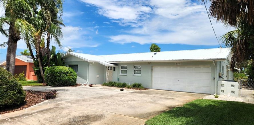 Villa ou maison à Saint Petersburg, Floride 3 chambres, 145.02 m2 № 1907404
