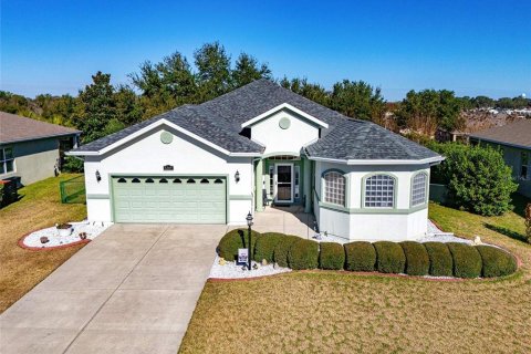 House in Ocala, Florida 3 bedrooms, 195.19 sq.m. № 2207692