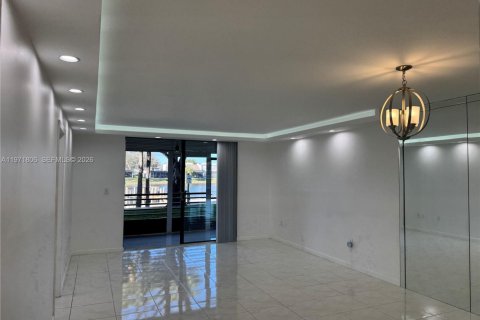 Купить кондоминиум в Пемброк-Пайнс, Флорида 2 спальни, 94.85м2, № 2032433 - фото 18