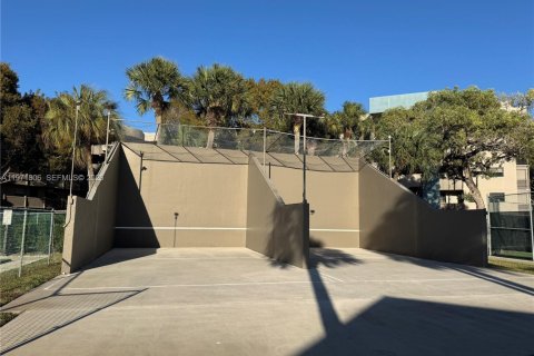 Купить кондоминиум в Пемброк-Пайнс, Флорида 2 спальни, 94.85м2, № 2032433 - фото 30