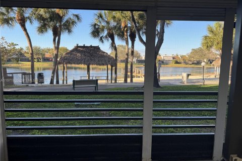 Купить кондоминиум в Пемброк-Пайнс, Флорида 2 спальни, 94.85м2, № 2032433 - фото 25