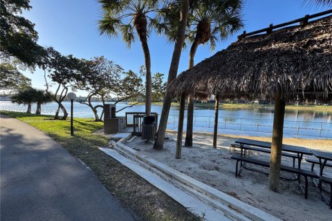 Купить кондоминиум в Пемброк-Пайнс, Флорида 2 спальни, 94.85м2, № 2032433 - фото 15