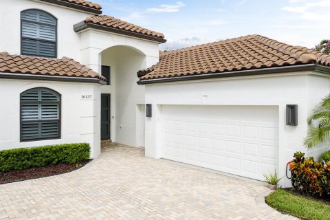 Villa ou maison à vendre à Delray Beach, Floride: 4 chambres, 304.63 m2 № 2414333 - photo 2