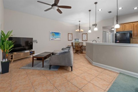 Condo in Saint Petersburg, Florida, 2 bedrooms № 2410550 - photo 15