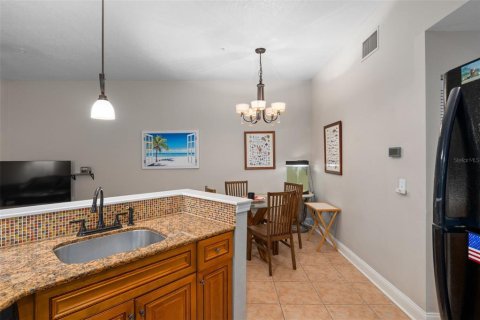 Condo in Saint Petersburg, Florida, 2 bedrooms № 2410550 - photo 27