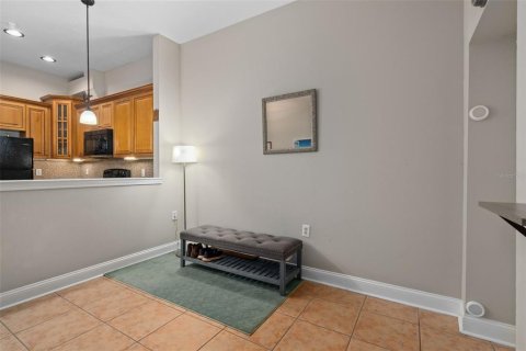 Condo in Saint Petersburg, Florida, 2 bedrooms № 2410550 - photo 13