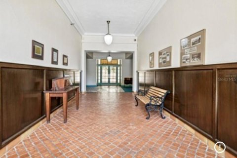 Condo in Saint Petersburg, Florida, 2 bedrooms № 2410550 - photo 4