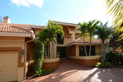 House in Coral Springs, Florida 6 bedrooms, 620.96 sq.m. № 1739681 - photo 7
