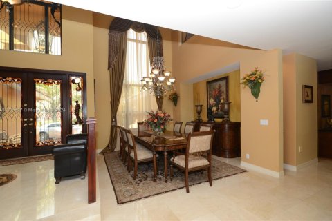 House in Coral Springs, Florida 6 bedrooms, 620.96 sq.m. № 1739681 - photo 13