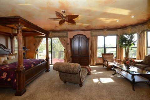 House in Coral Springs, Florida 6 bedrooms, 620.96 sq.m. № 1739681 - photo 24