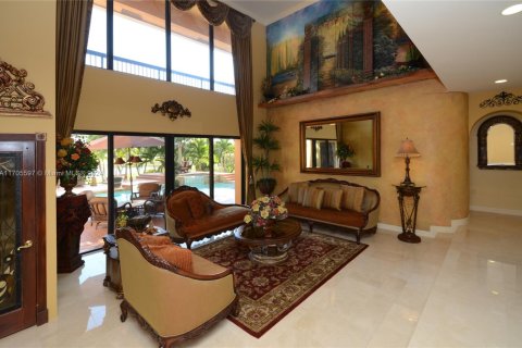 House in Coral Springs, Florida 6 bedrooms, 620.96 sq.m. № 1739681 - photo 18