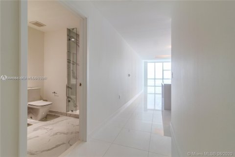 Купить кондоминиум в Майами, Флорида 3 спальни, 204.76м2, № 2048652 - фото 3