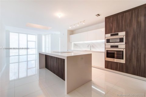 Купить кондоминиум в Майами, Флорида 3 спальни, 204.76м2, № 2048652 - фото 8