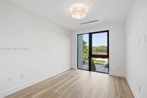Купить таунхаус в Майами, Флорида 4 спальни, 276.85м2, № 2416037 - фото 18