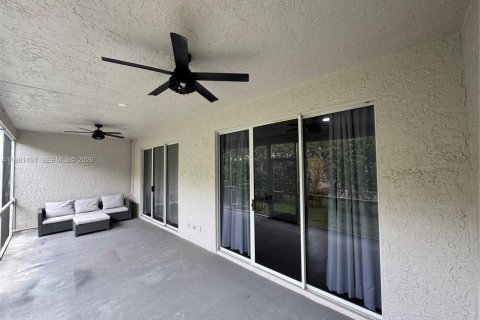 Townhouse in Boca Raton, Florida 2 bedrooms, 115.85 sq.m. № 2043113 - photo 13