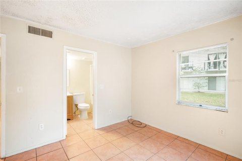 Condo in Tampa, Florida, 1 bedroom № 2393572 - photo 12