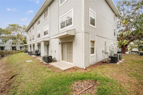 Condo in Tampa, Florida, 1 bedroom № 2393572 - photo 4
