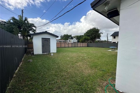 Casa en alquiler en Miami, Florida, 4 dormitorios, 193.24 m2 № 1993067 - foto 26