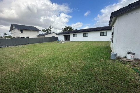 Casa en alquiler en Miami, Florida, 4 dormitorios, 193.24 m2 № 1993067 - foto 28