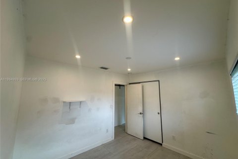 Casa en alquiler en Miami, Florida, 4 dormitorios, 193.24 m2 № 1993067 - foto 18