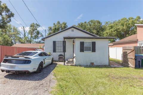 Villa ou maison à vendre à Tampa, Floride: 2 chambres, 66.52 m2 № 2290604 - photo 2