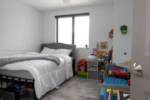 Condo in Opa-locka, Florida, 3 bedrooms  № 1945118 - photo 17