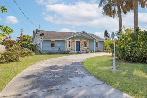 House in Okeechobee, Florida 3 bedrooms, 166.67 sq.m. № 1591255 - photo 6