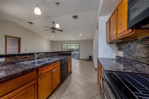 House in Okeechobee, Florida 3 bedrooms, 166.67 sq.m. № 1591255 - photo 20