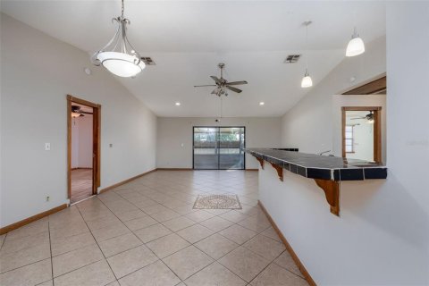 House in Okeechobee, Florida 3 bedrooms, 166.67 sq.m. № 1591255 - photo 12