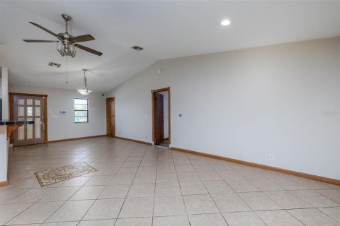 House in Okeechobee, Florida 3 bedrooms, 166.67 sq.m. № 1591255 - photo 15