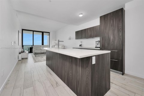 Condo in Miami, Florida, 2 bedrooms  № 1863161 - photo 11