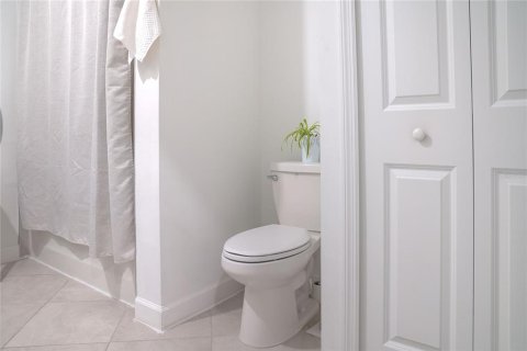 Townhouse in Fort Myers, Florida 3 bedrooms, 180.42 sq.m. № 1846804 - photo 19