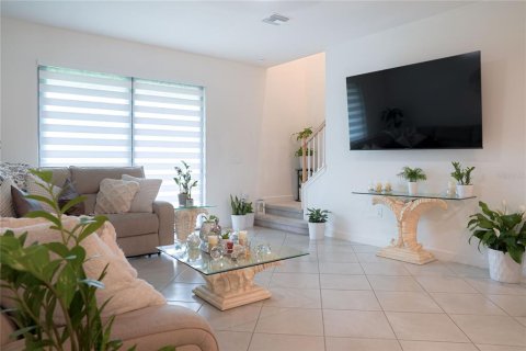 Townhouse in Fort Myers, Florida 3 bedrooms, 180.42 sq.m. № 1846804 - photo 8