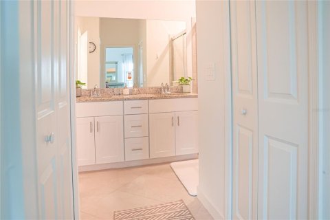 Townhouse in Fort Myers, Florida 3 bedrooms, 180.42 sq.m. № 1846804 - photo 16