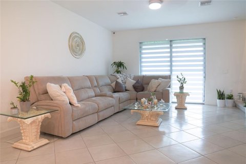Townhouse in Fort Myers, Florida 3 bedrooms, 180.42 sq.m. № 1846804 - photo 9