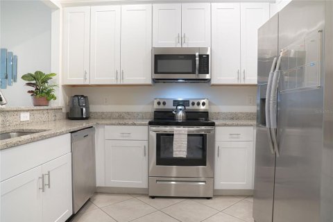 Townhouse in Fort Myers, Florida 3 bedrooms, 180.42 sq.m. № 1846804 - photo 5