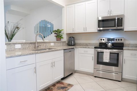 Townhouse in Fort Myers, Florida 3 bedrooms, 180.42 sq.m. № 1846804 - photo 6