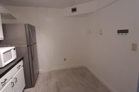 Copropriété à vendre à Aventura, Floride: 1 chambre, 72 m2 № 2042206 - photo 3