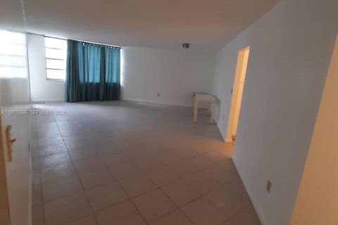 Copropriété à vendre à Aventura, Floride: 1 chambre, 72 m2 № 2042206 - photo 11
