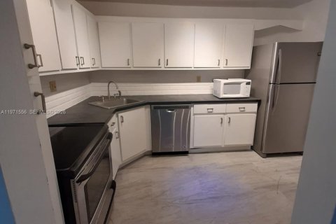 Copropriété à vendre à Aventura, Floride: 1 chambre, 72 m2 № 2042206 - photo 1